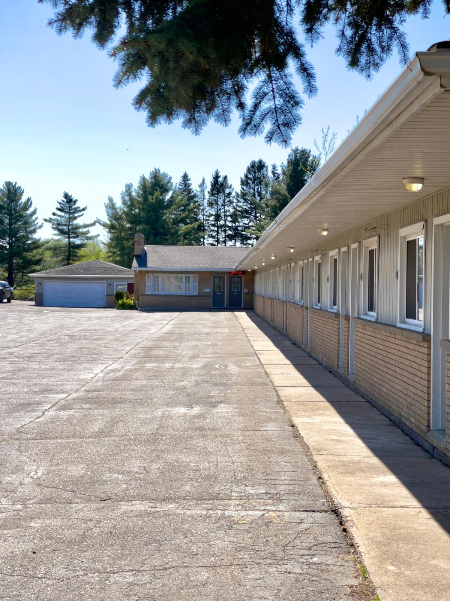 Adams Motel Sault Ste. Marie Exterior photo